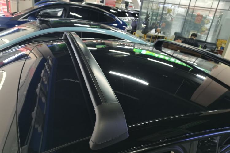 Used Tesla Model Y 2023 Long-Range All-Wheel-Drive Version Roof