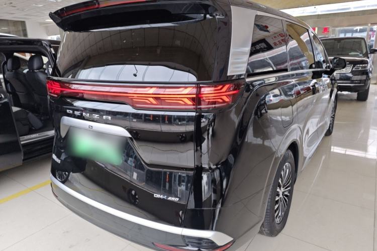 Used Denza D9 2024 DM-i 980 Four-Wheel Drive Flagship Model
