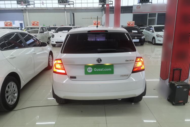 Used Skoda Fabia 2016 1.4L Automatic Car Enjoy Edition