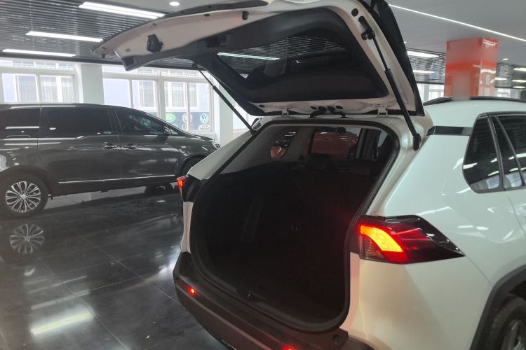 Used Toyota RAV4 2022 Dual-Engine 2.5L E-CVT Two-Wheel Drive Elite Edition
