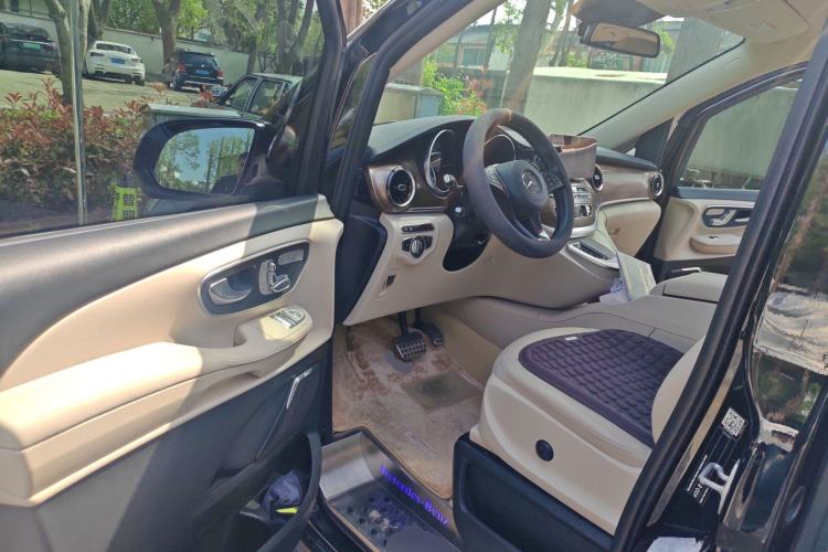 Used Mercedes-Benz V-Class 2020 V 260 L Long-wheelbase Luxury Edition Driver Seat