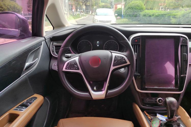 Used BYD Song MAX 2018 1.5T Automatic Smart Connect Elite Model with 6 Seats Steering Wheel