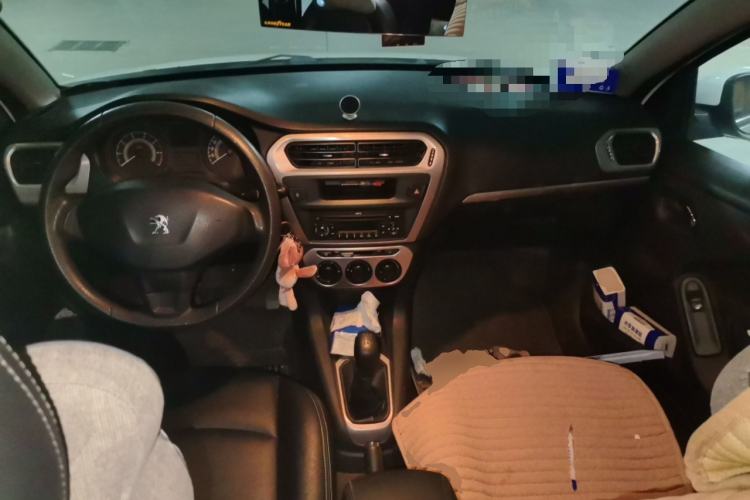 Used Peugeot 301 2014 1.6L Manual Comfort Edition Center Console