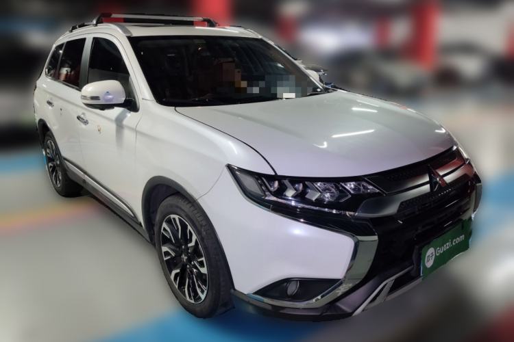 Used Mitsubishi Outlander 2020 2.4L 4x4 Zhi Xiang Edition 7-Seater
