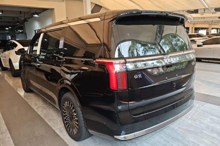 Used Zeekr 009 2024 7-Seater Aisle Version 140 kWh Rear Left 45 Deg