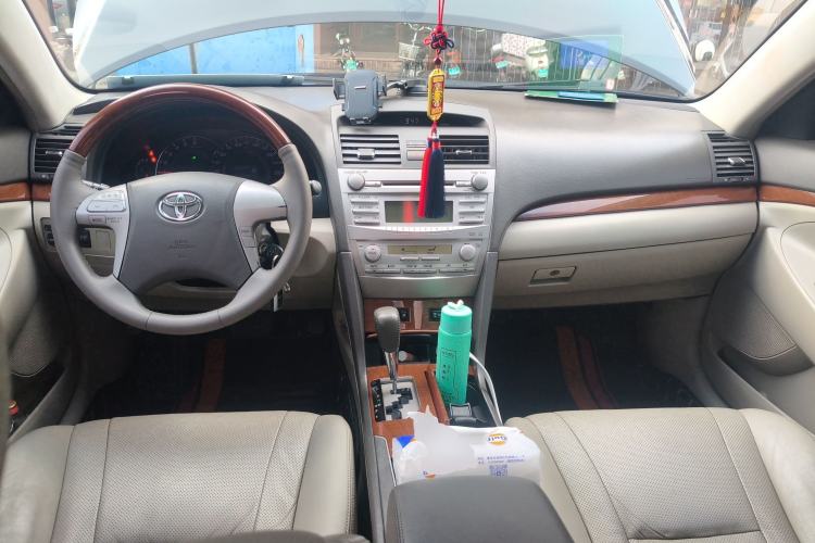 Used Toyota Camry 2013 200G Classic Luxury Edition Center Console