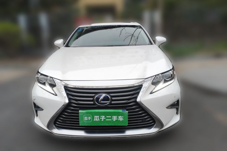 Used Lexus ES 2015 300h Comfort Edition