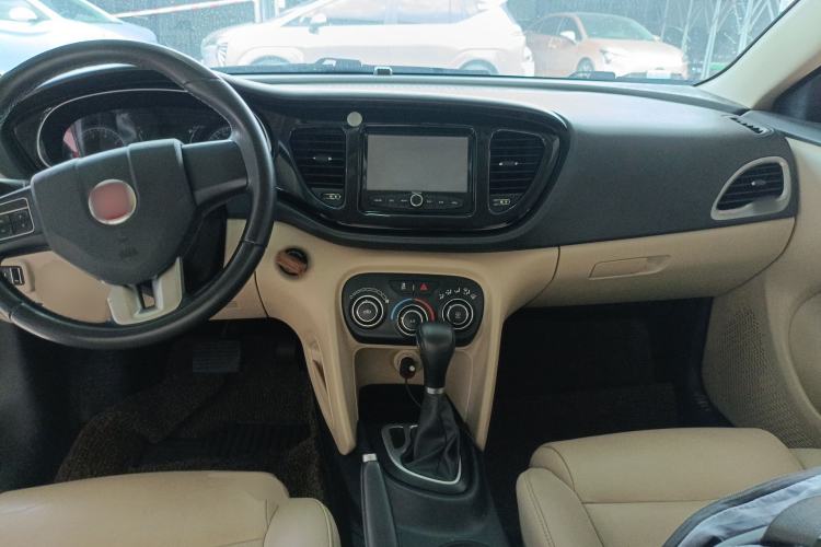 Used Fiat Viaggio 2012 1.4T Automatic Enjoyment Edition Center Console