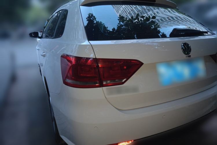 Used Volkswagen Gran Lavida 2013 1.6L Automatic Fashion Model