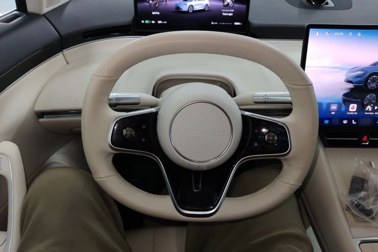 Used Hima Luxeed R7 2024 All-Electric 667 km Max