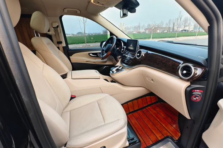 Used Mercedes-Benz V-Class 2018 V 260 L Prestige Extended Version China VI Interior 1