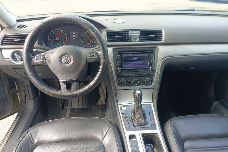 Used Volkswagen Passat 2013 1.8TSI DSG Prestige Edition Center Console