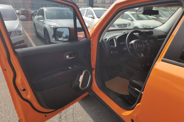 Used Jeep Renegade 2017 180TS Automatic Four-Wheel Drive Superior Edition
