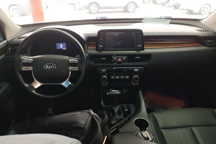 Used Kia KX7 2017 2.0L Automatic 2WD GLS 5-Seater
