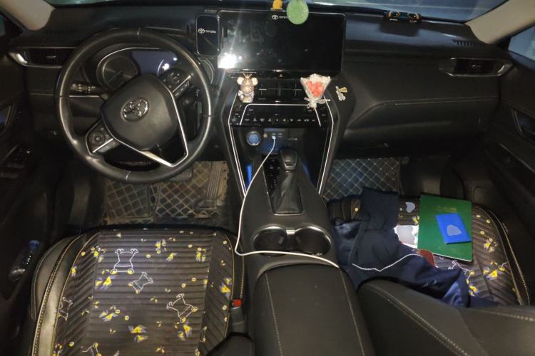 Used Toyota Harrier 2022 Dual-Engine 2.5L CVT Four-Wheel Drive Luxury Edition Center Console