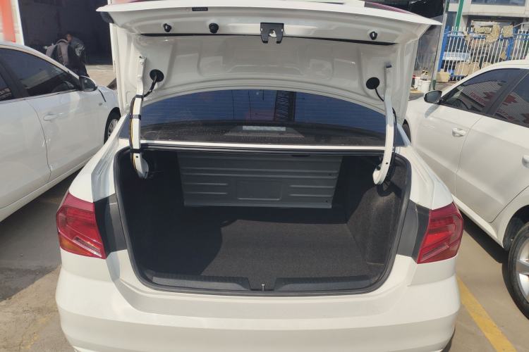 Used Volkswagen Jetta 2017 1.4L Manual Fashion Edition