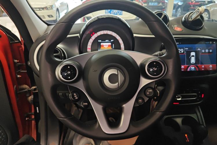 Used smart forfour 2016 1.0L 52 kW Passion Edition
