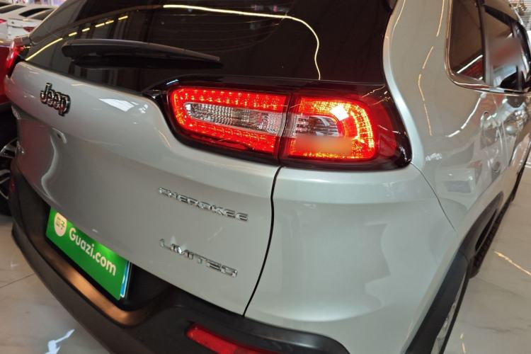 Used Jeep Cherokee 2016 2.4L Superior Edition