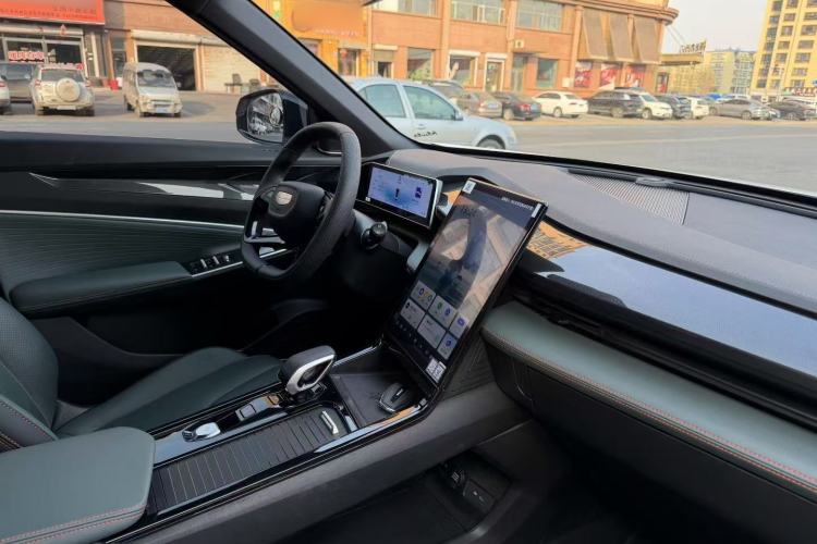 Used Geely Auto Emgrand X7 Sport 2024 1.5TD Smart Connect+