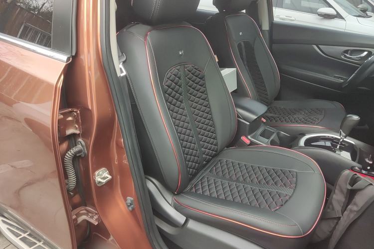 Used Nissan X-Trail 2015 2.0L CVT Comfort MAX Edition 2WD Right Front Seat