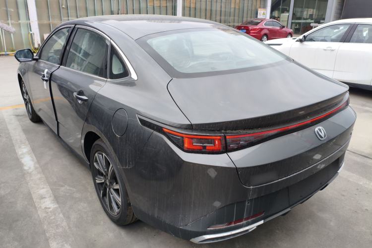 Used CHANGAN Eado 2025 Blue Whale 1.5T 500Bar Prestige Model