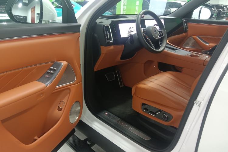 Used Hima AITO M8 2025 Extended-Range Ultra Version 53.4 kWh 5-Seater Edition Driver Seat