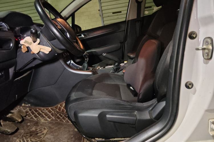 Used Citroen C4 Sega 2018 1.6L Manual Luxury Model
