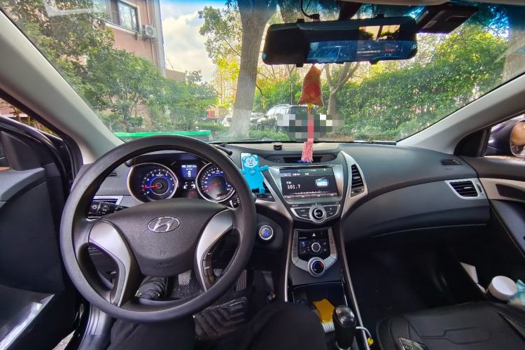 Used Hyundai Elantra (5th Generation / Langdong) 2016 1.6L Manual Luxury Model
