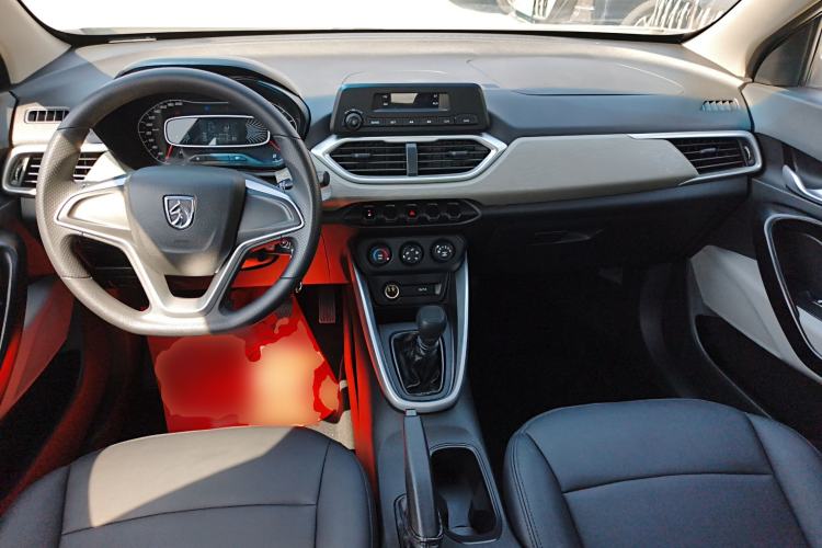 Used Baojun 510 2017 1.5L manual Comfort trim
