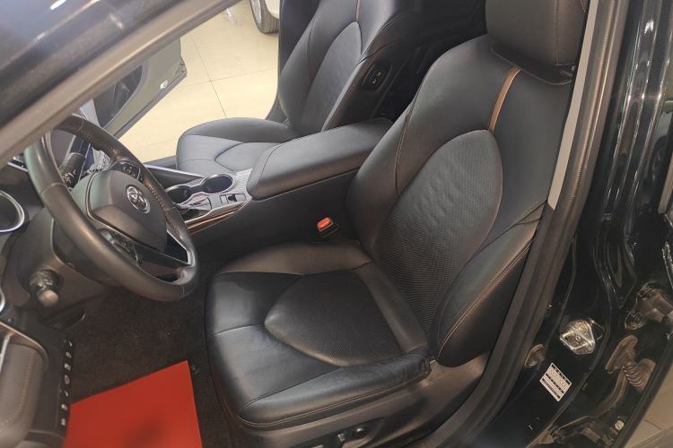 Used Toyota Camry 2019 Revised Version 2.0G Luxury Edition
