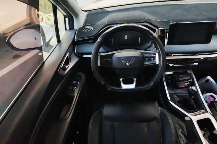 Used Wuling Jiachen 2022 1.5L Manual Light Comfort Edition