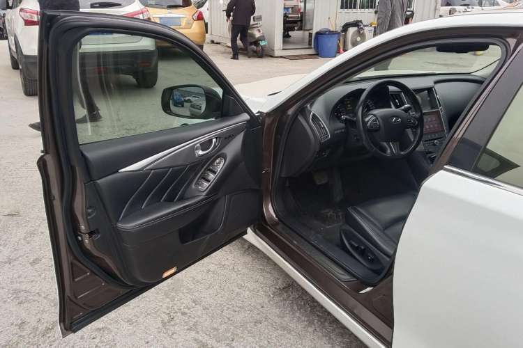 Used Infiniti Q50 2014 3.7L Comfort Edition
