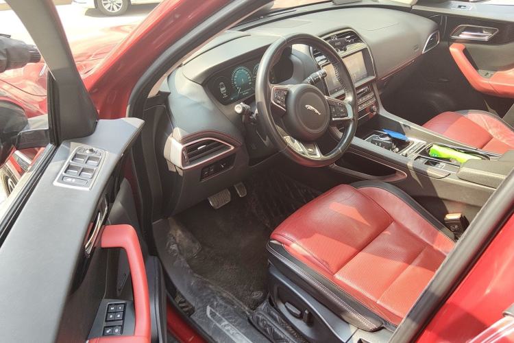 Used Jaguar F-PACE 2016 2.0T Two-Wheel-Drive R-Sport Sport Edition
