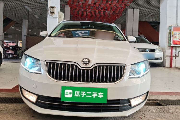 Used Skoda Octavia 2016 1.6L Automatic Smart Drive Edition Front