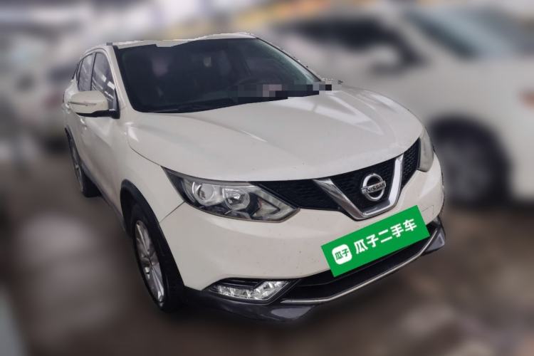 Used Nissan Qashqai 2016 2.0L CVT Elite Edition Front Right 45 Deg