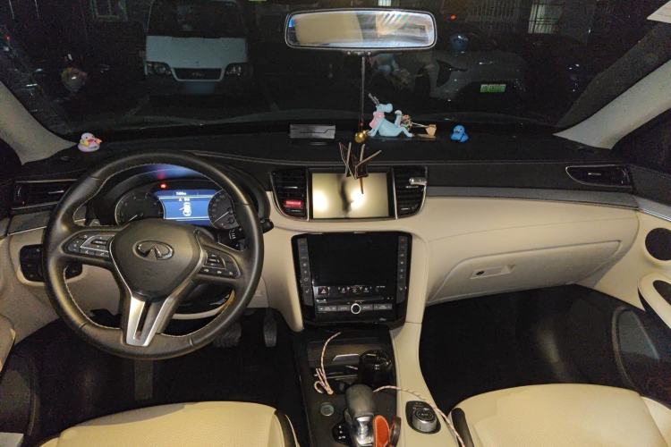 Used Infiniti QX50 2018 2.0T Two-Wheel Drive Fashion Edition Center Console