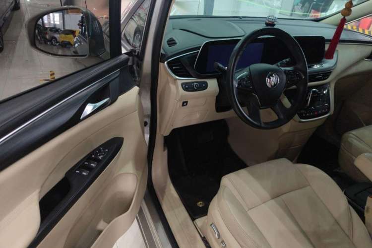 Used Buick GL8 2022 ES Landtrek 653T Luxury Edition
