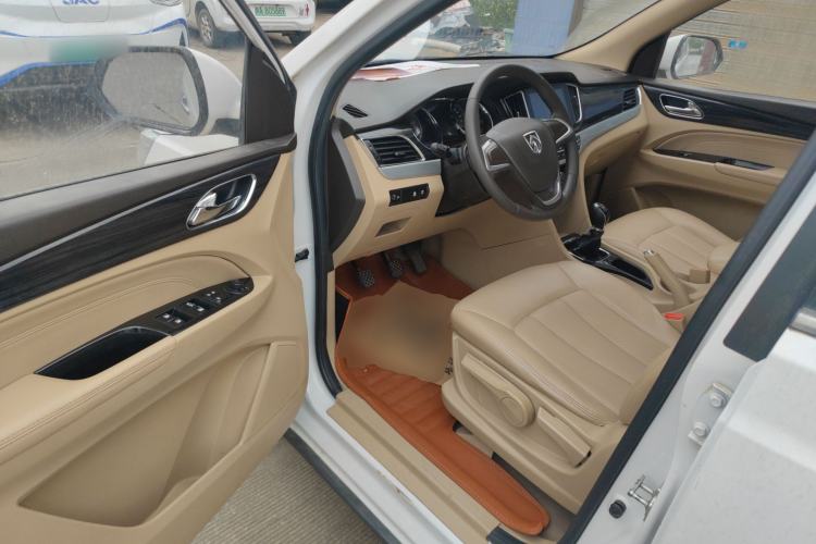 Used Baojun 730 2016 1.5L Manual Comfort Version 7 Seats China V Emission Standard