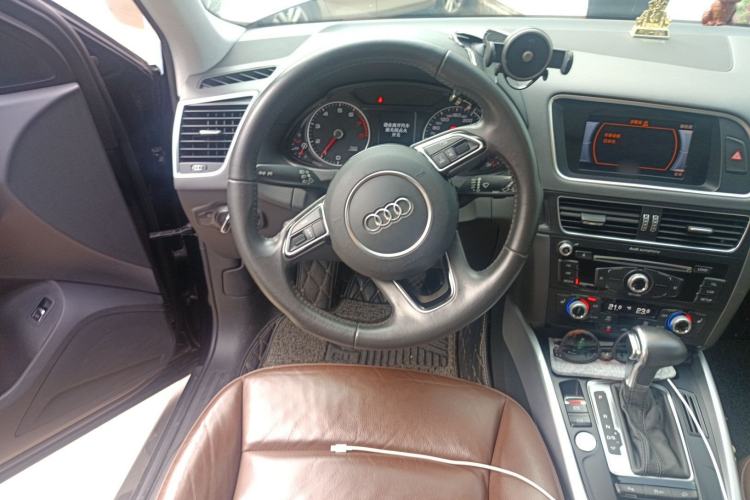 Used Audi Q5 2017 Plus 40 TFSI Technology Model