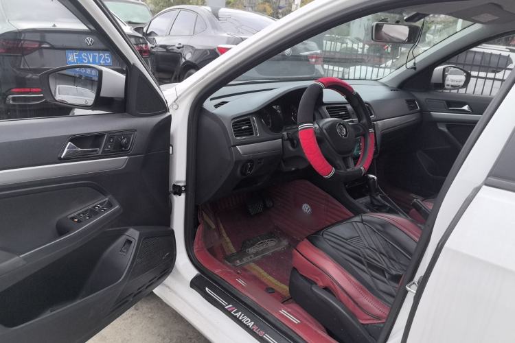 Used Volkswagen Lavida 2018 Classic 1.5L Automatic Fashion Edition China VI Standard