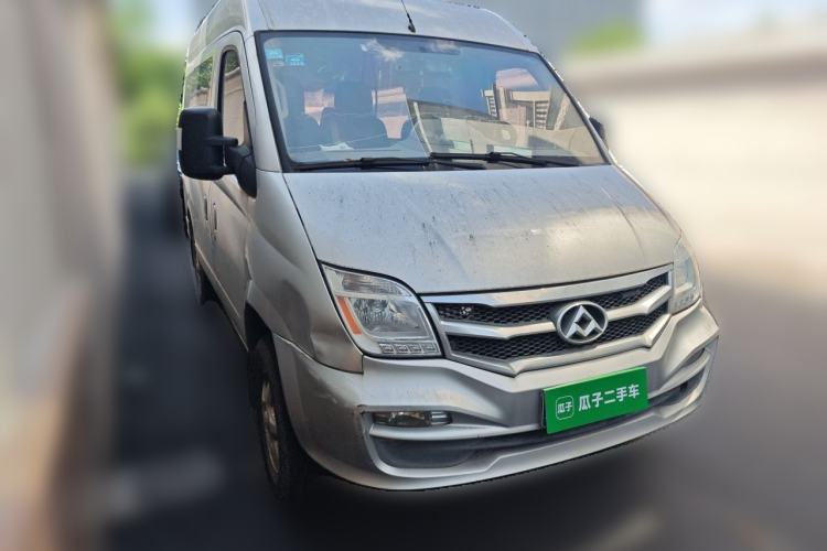 Used SAIC MAXUS Xintu V80 2016 2.5T Manual Aoyuntong National IV Short Wheelbase Mid-Roof 6-Seater
