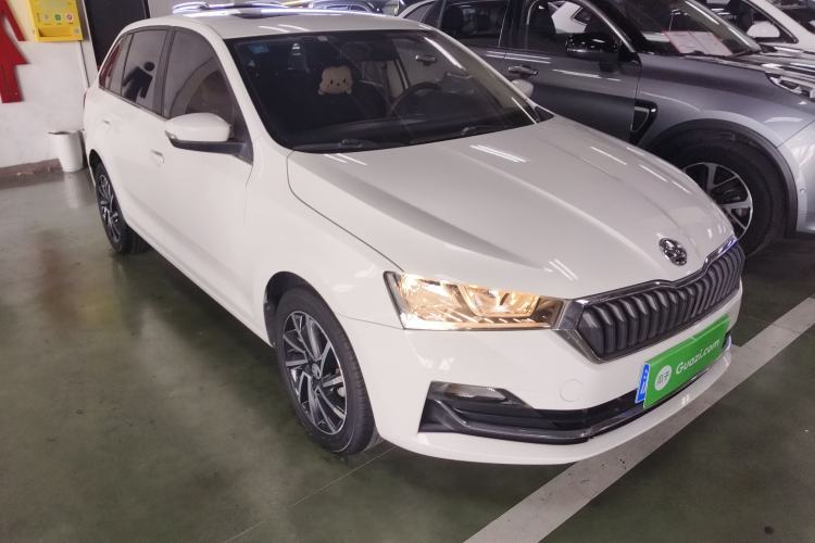 Used Skoda Rapid Spaceback 2020 1.5L Automatic Comfort Edition Front Right 45 Deg