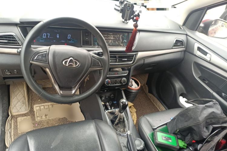 Used CHANGAN KAICHENG Oushang A600 2016 1.5L Manual Elite 7-Seater Center Console