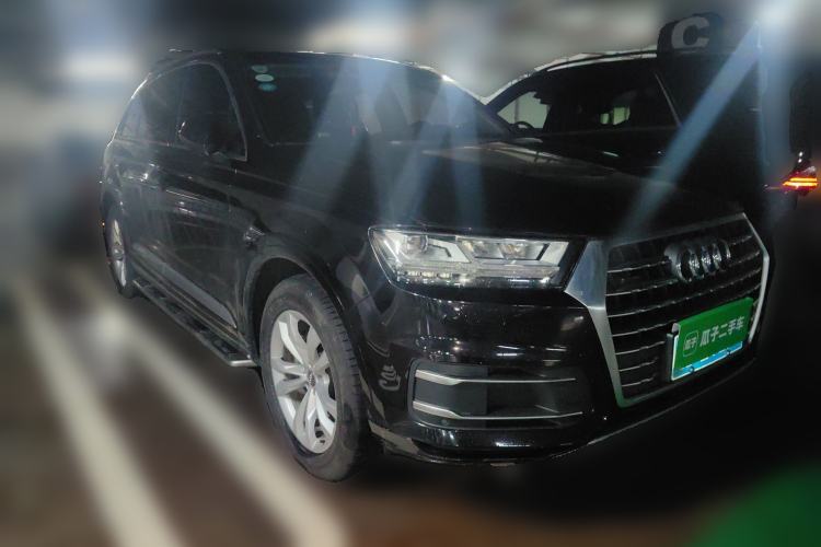 Used Audi Q7 2019 45 TFSI Comfort Model Front Right 45 Deg