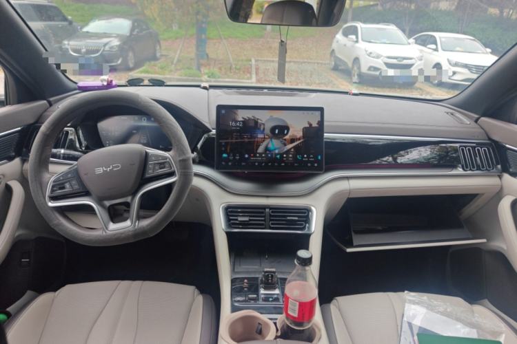 Used BYD Song PLUS New Energy 2025 DM-i 112KM Prestige Model Center Console