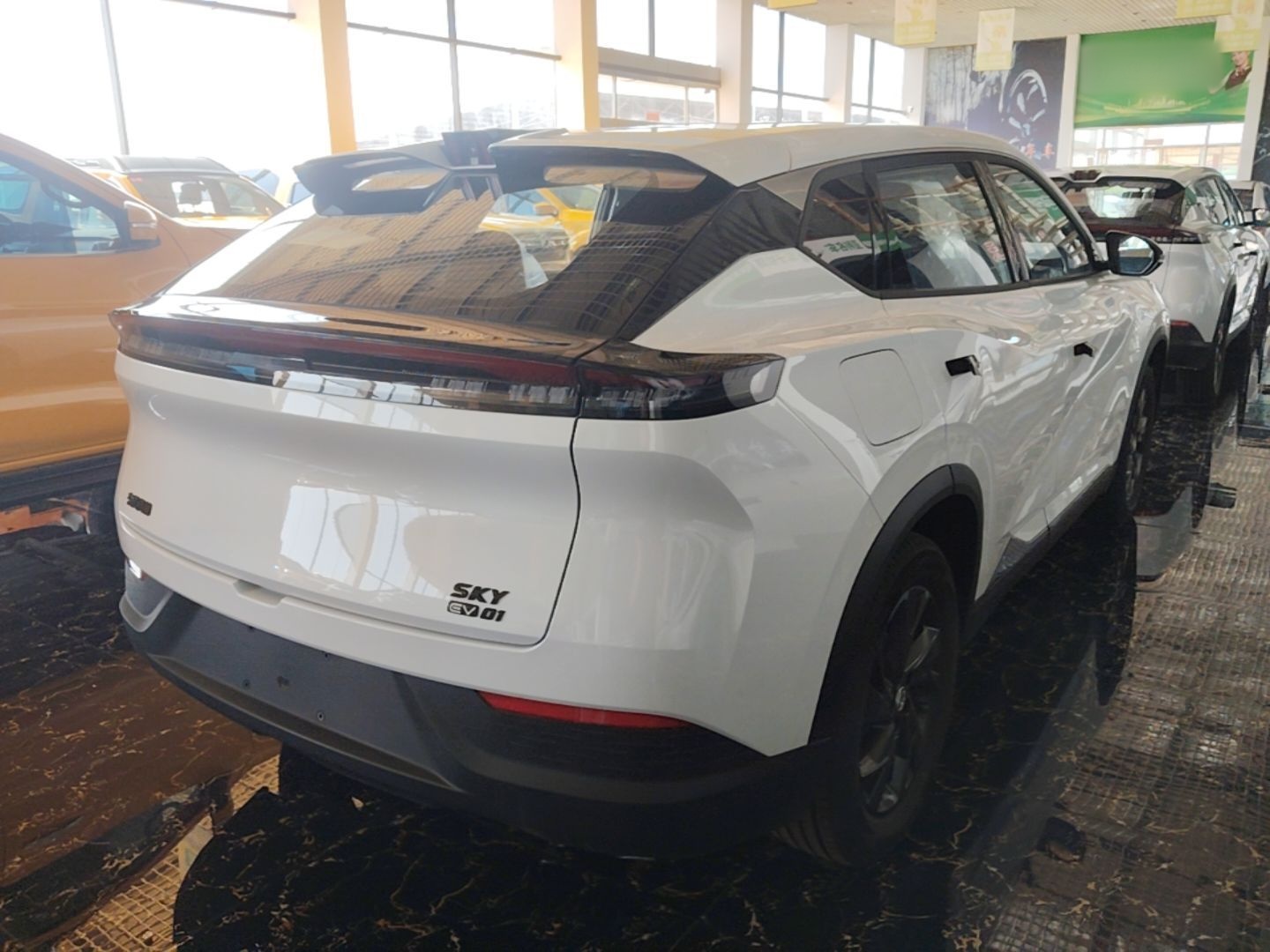 Dongfeng Aeolus SKY EV01 2025 530 km AIR Elite Edition — снимка 6