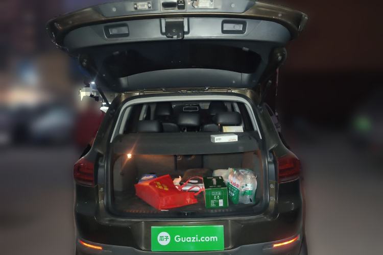 Used Volkswagen Tiguan 2015 2.0 TSI Automatic All-Wheel Drive Luxury Edition Trunk