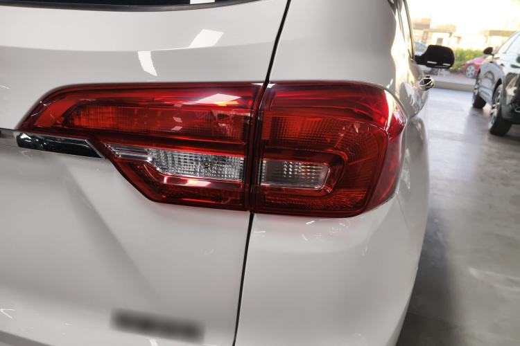 Used Haval M6 2019 1.5T DCT Two-Wheel Drive Value Edition China VI Standard Right Rear Taillight