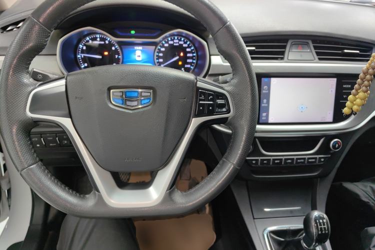Used Geely Auto Emgrand 2017 Sedan Million Edition 1.5L Manual - Upward Version Center Console