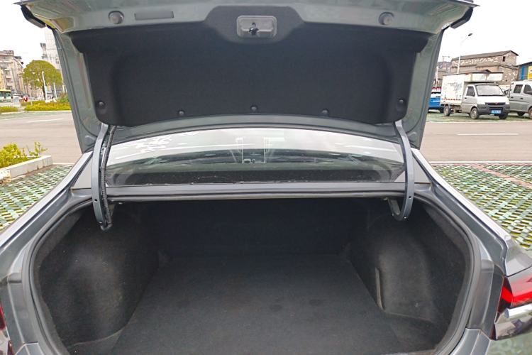 Used Roewe i6 MAX 2020 300TGI Automatic Sporty Cool Edition Trunk